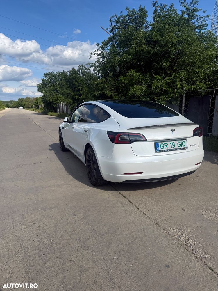 Tesla Model 3 Performance - 4