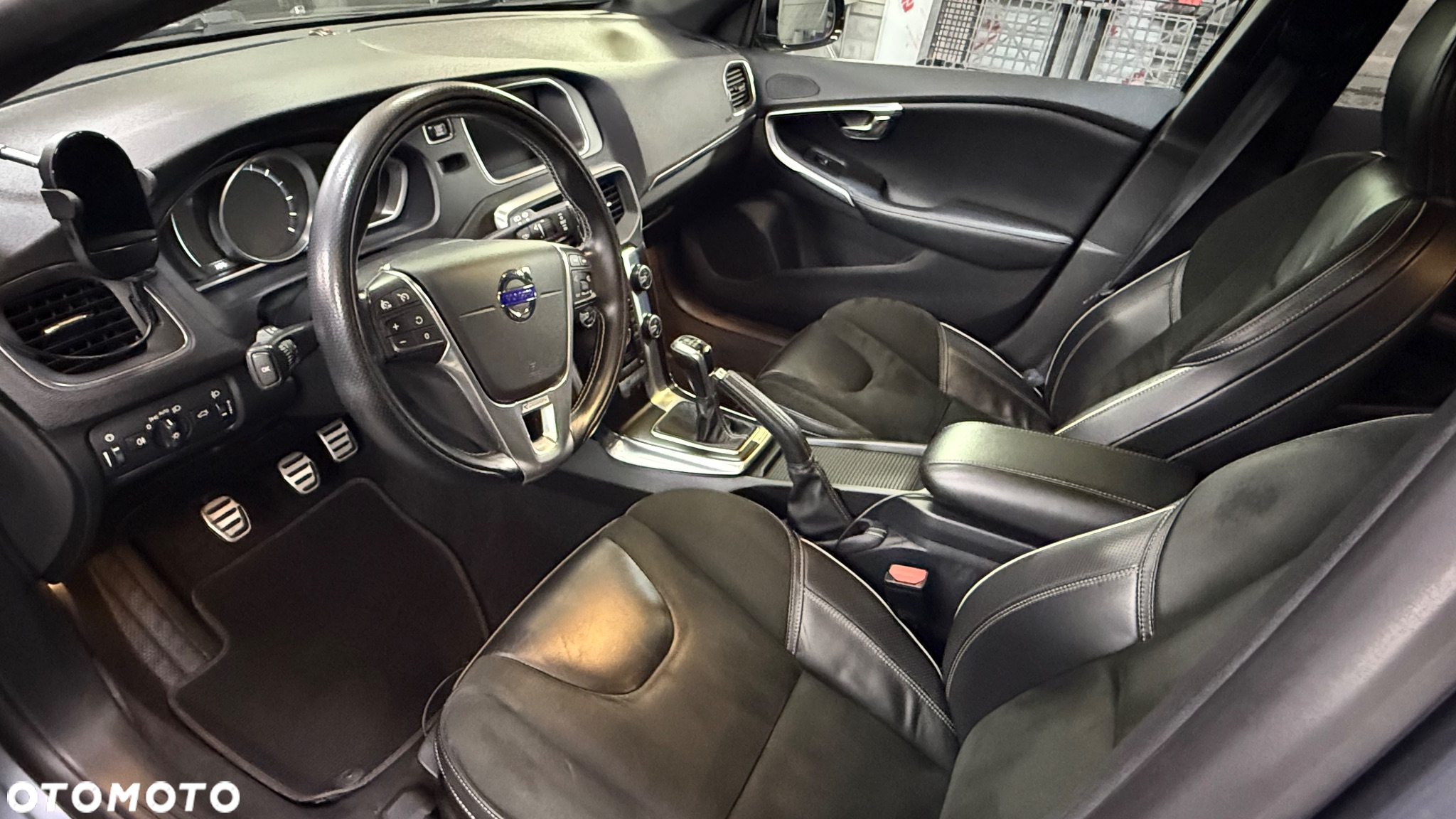 Volvo V40 D4 Drive-E R-Design Kinetic - 14