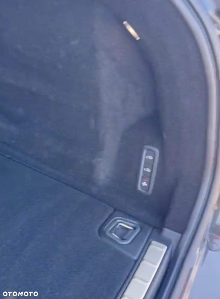 Volvo XC 60 B5 D AWD Ultimate Dark - 11