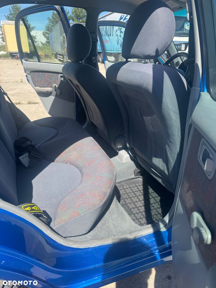 Nissan Micra - 10