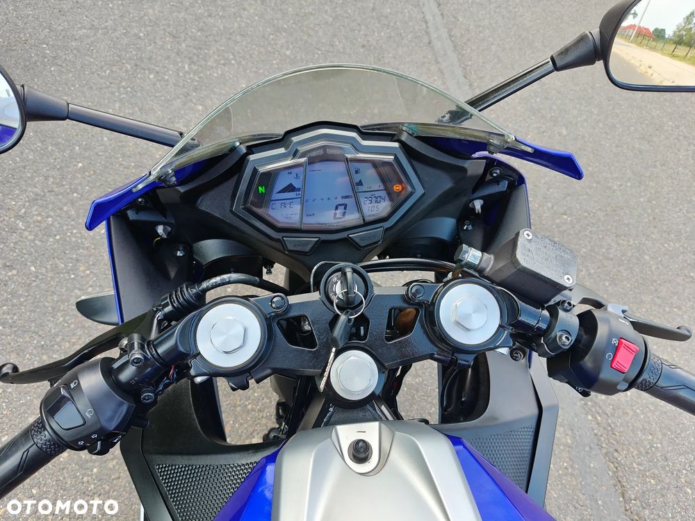 Yamaha YZF - 19