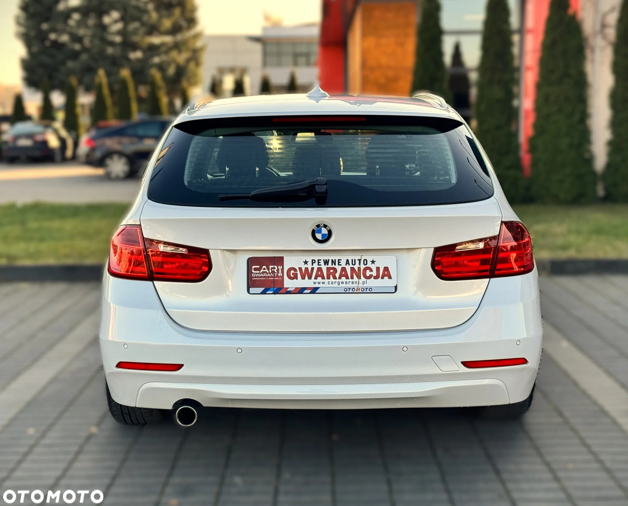 BMW Seria 3 320i Touring xDrive - 12