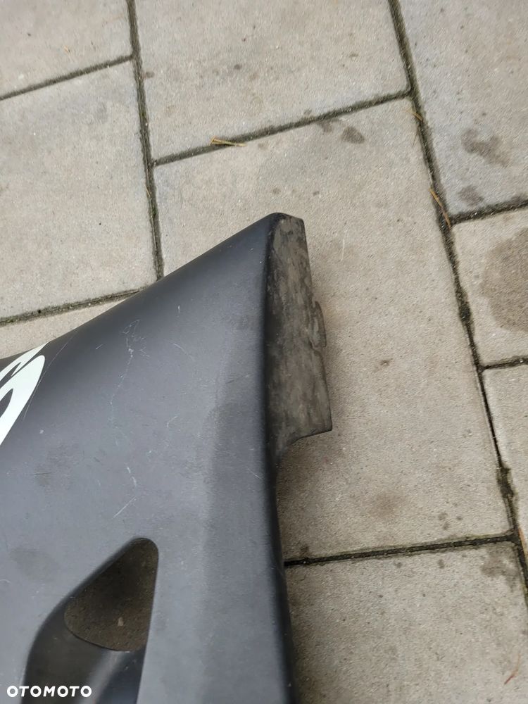 Owiewka, osłona prawa, bok, boczek, pług prawy Yamaha R6 98-02 - 14