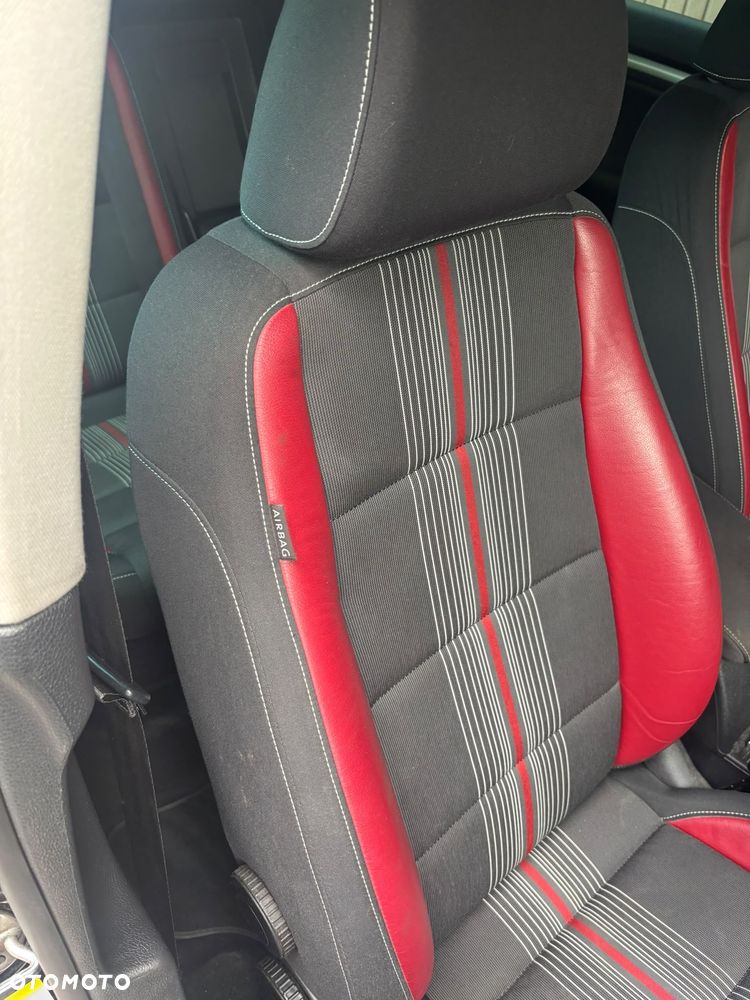 Volkswagen Golf 1.6 TDI DPF MATCH - 11