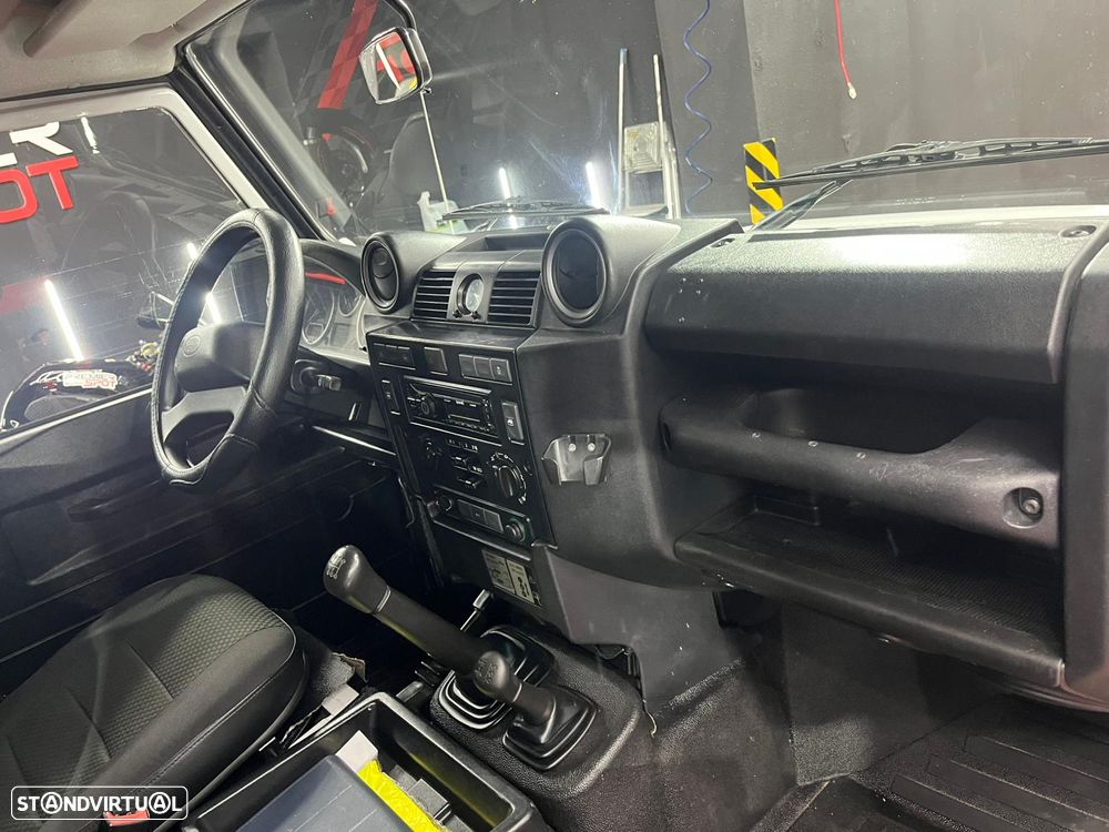 Land Rover Defender 110 DPF SE - 10