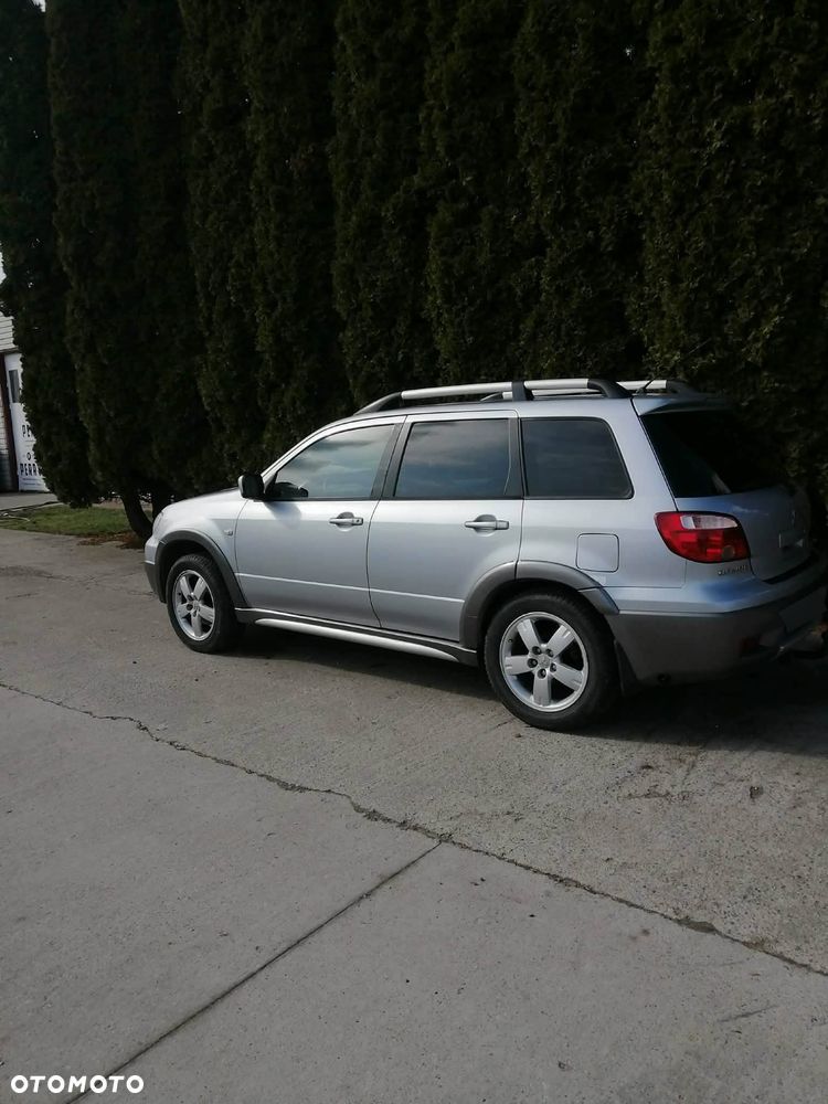 Mitsubishi Outlander - 8
