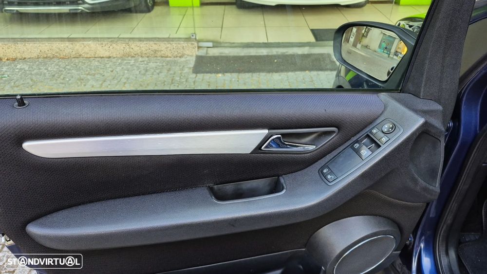 Mercedes-Benz B 150 Standard - 16