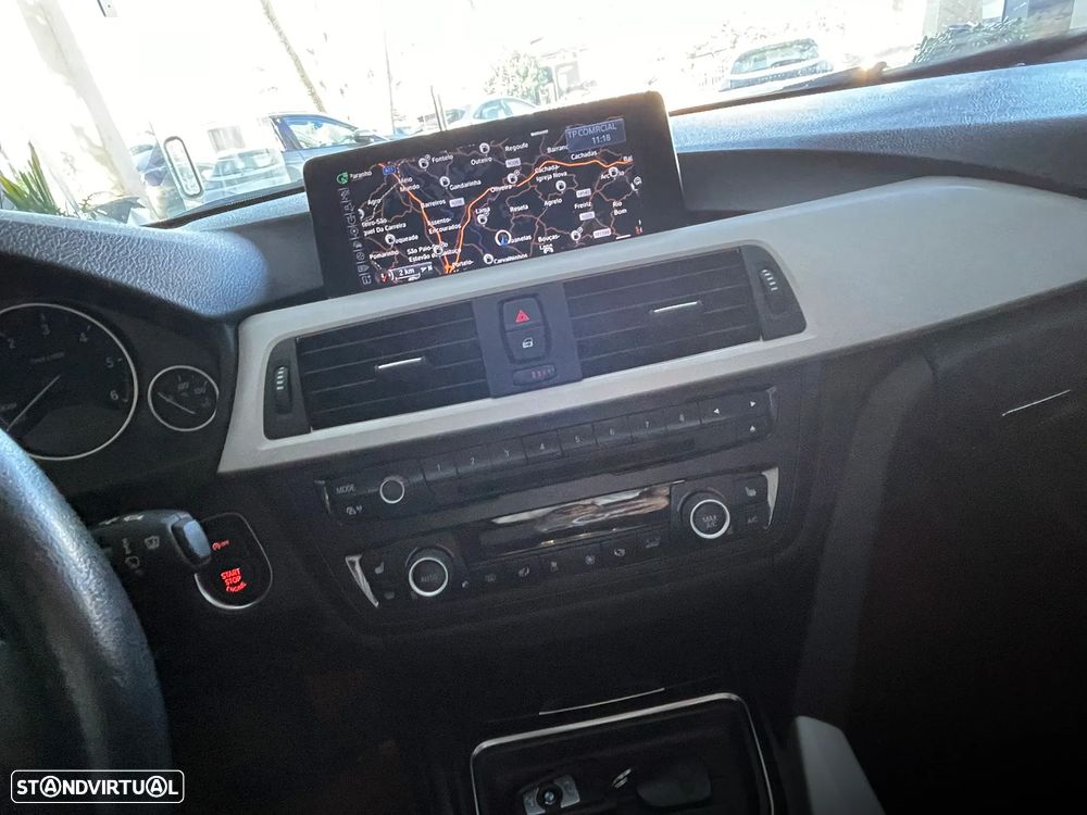 BMW 320 d Touring Sport Auto - 25
