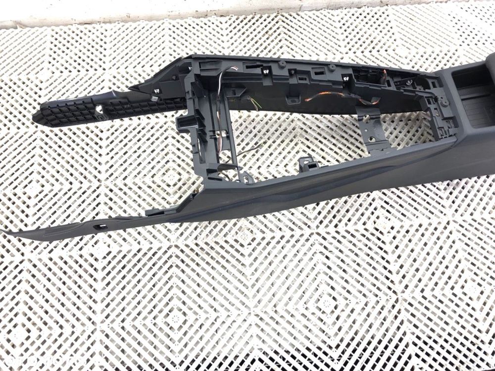 TUNEL ŚRODKOWY Z PODŁOKIETNIKIEM - 199.00 PLN - AUDI A4 B9 Avant (8W5, 8WD) 2015 - 2025 35 TFSI - 2