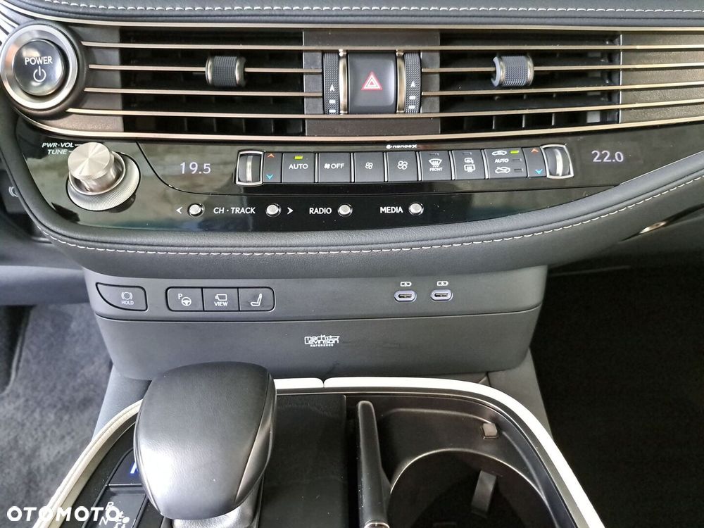 Lexus LS 500h Omotenashi AWD - 30