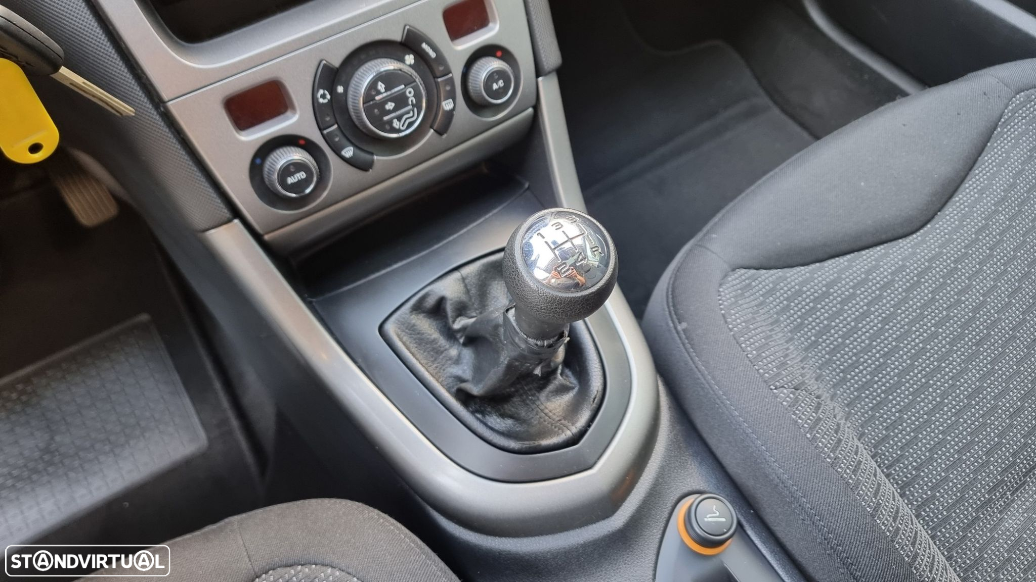 Peugeot 308 SW 1.6 HDi Executive - 18