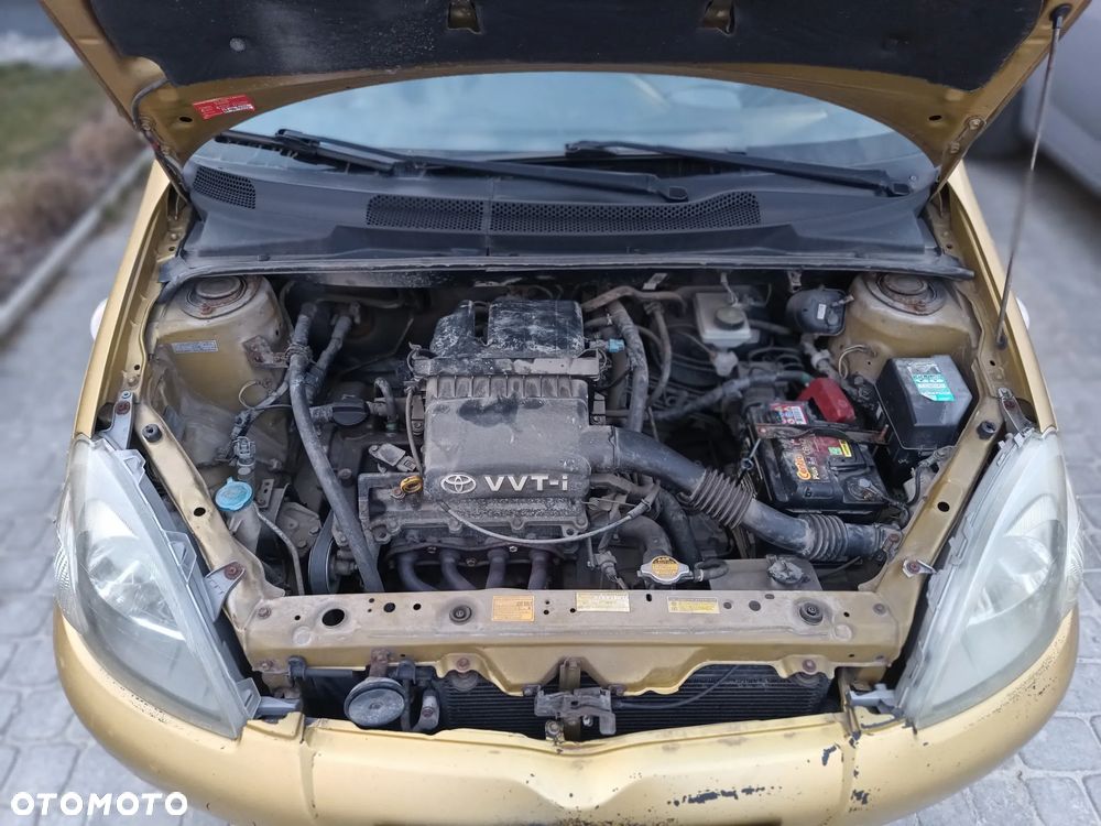 Toyota Yaris 1.0 Base - 18