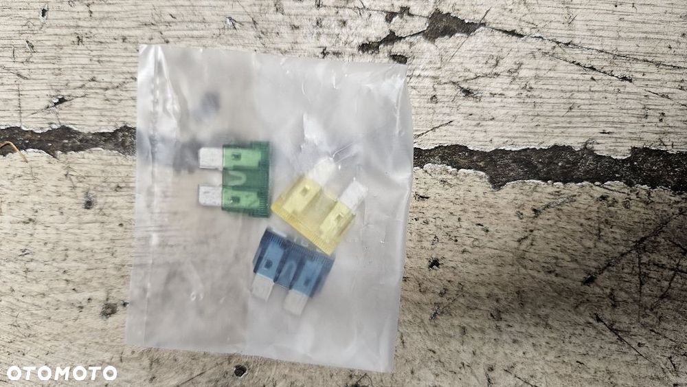 Przekaźnik rozrusznika stycznik Honda - 8