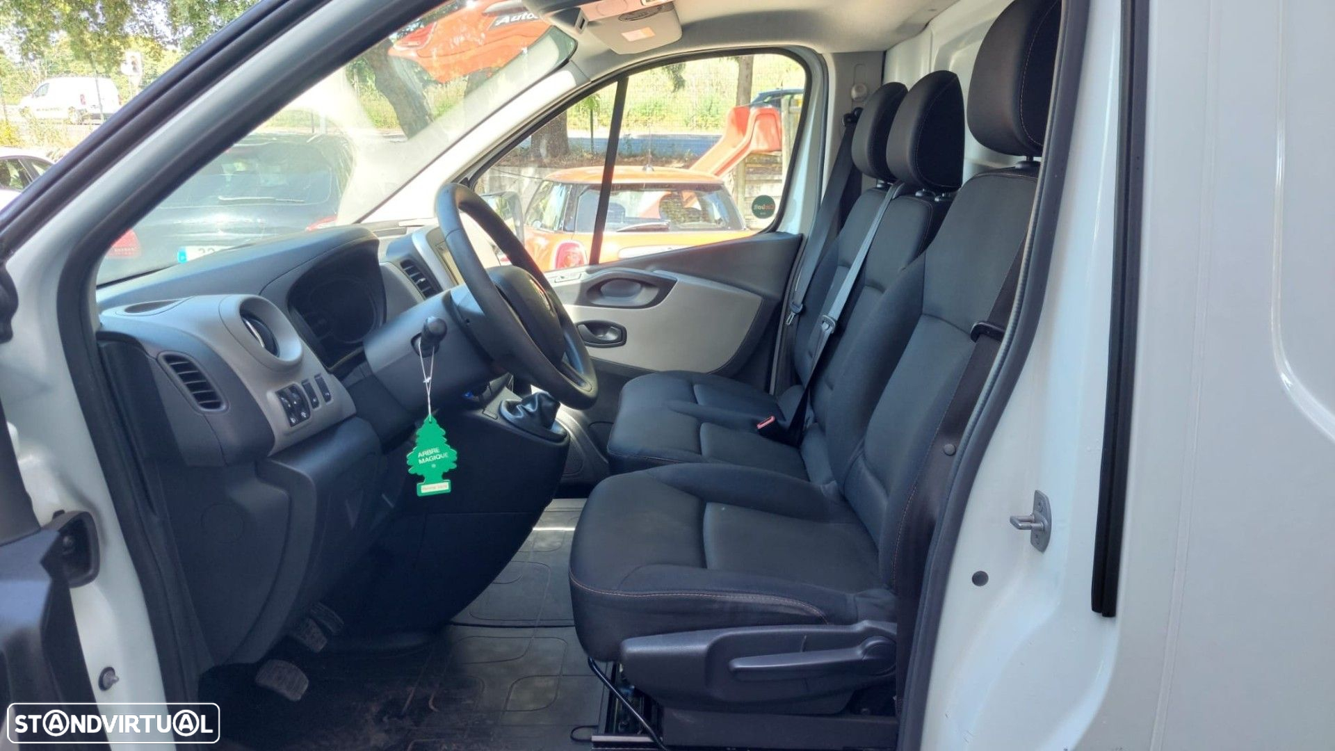 Renault Trafic 1.6 dCi L2H1 1.2T - 7