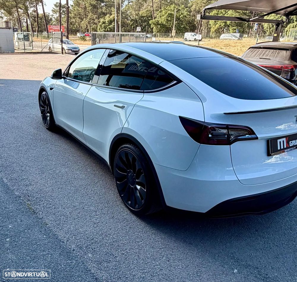 Tesla Model Y Performance Dual Motor AWD - 8