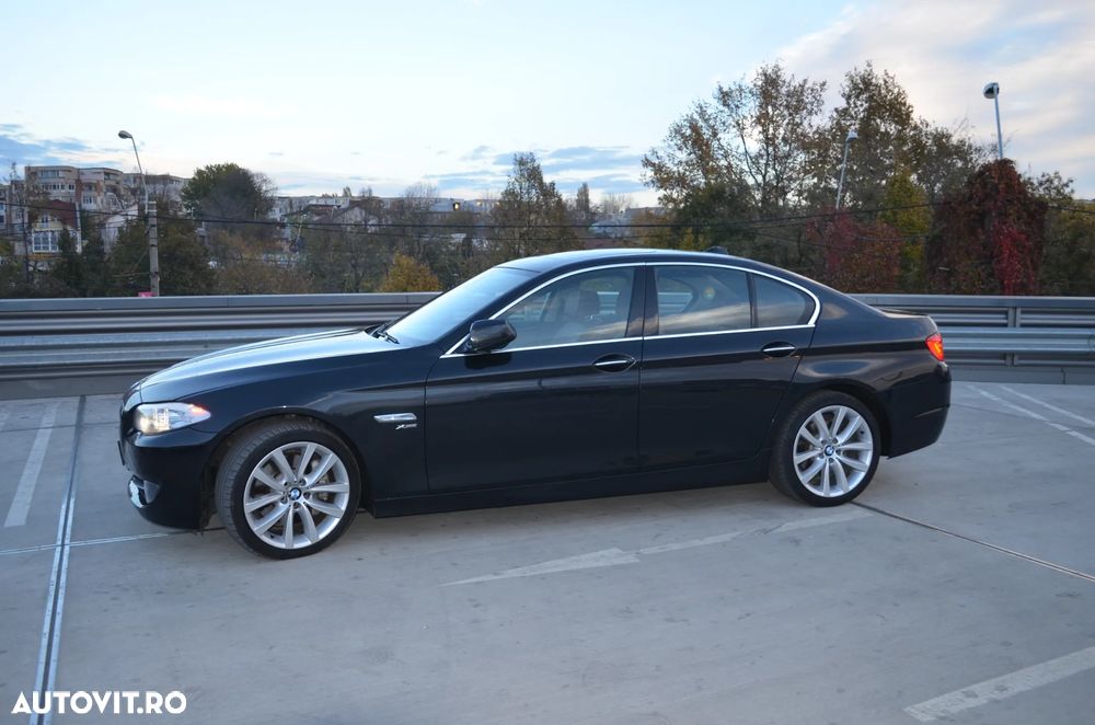 BMW Seria 5 525d xDrive - 5