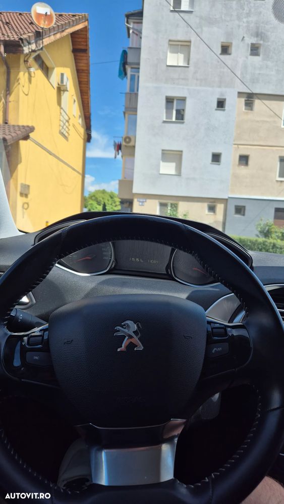Peugeot 308 1.2 L PureTech Turbo S&S Active - 5