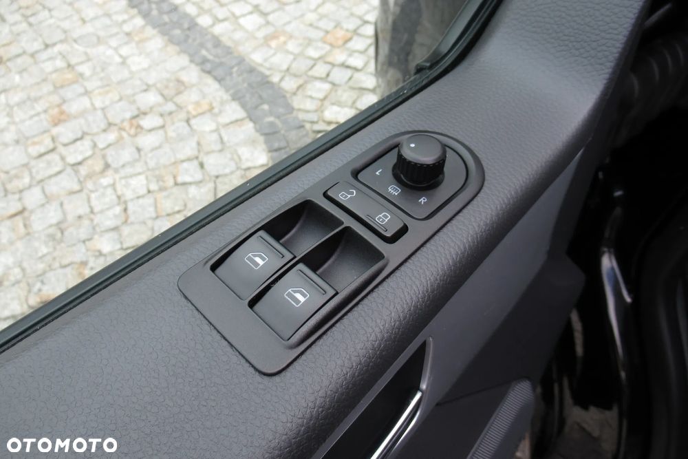 Volkswagen Multivan - 19