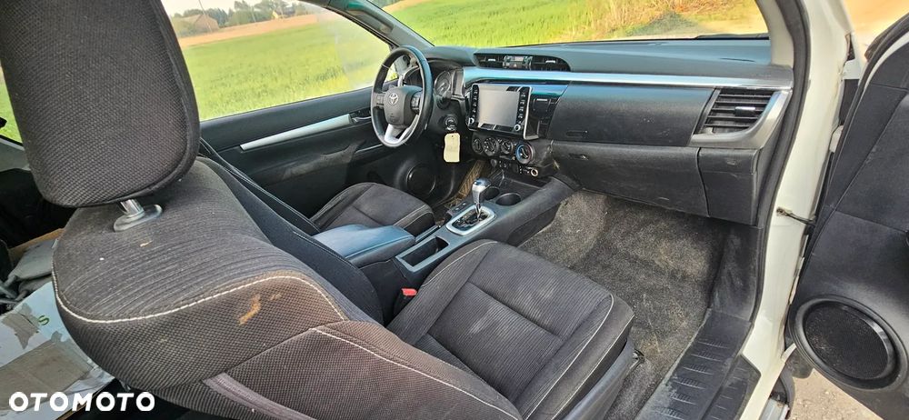 Toyota Hilux - 14