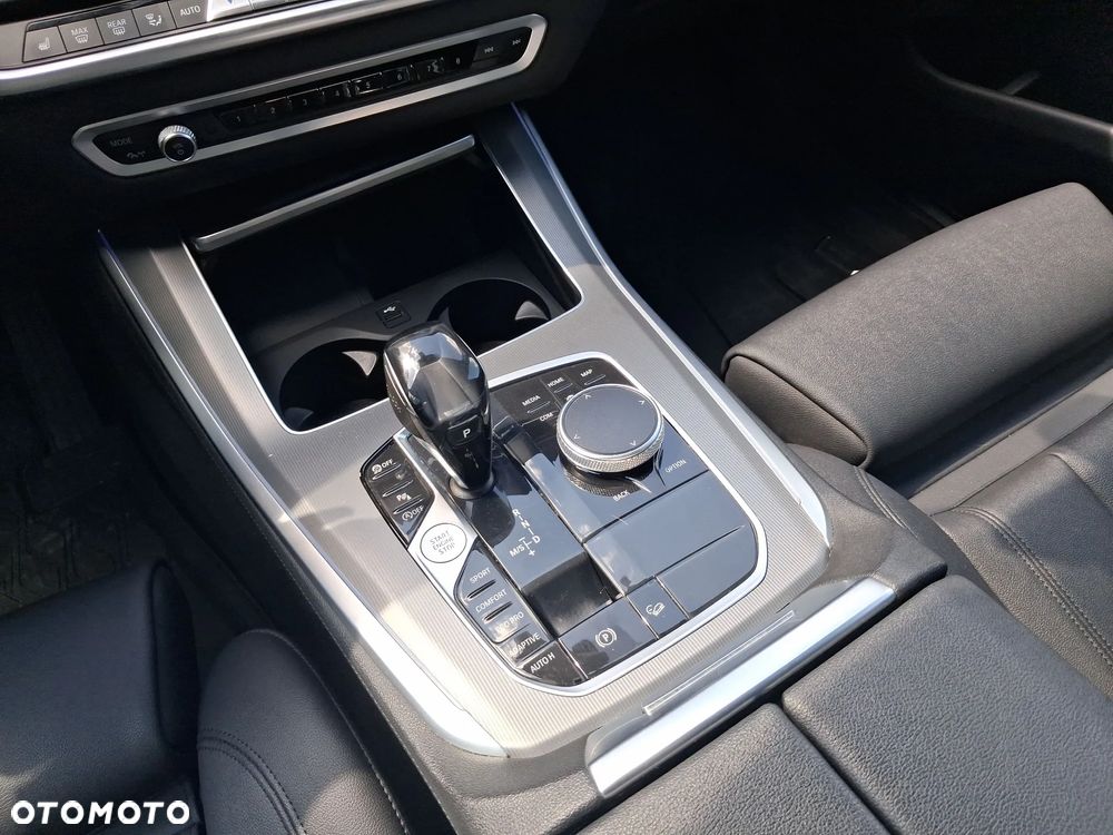 BMW X5 xDrive25d - 14