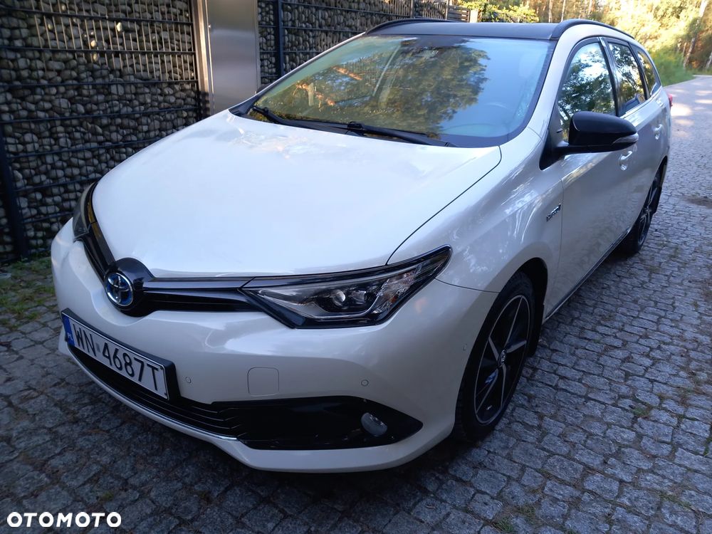 Toyota Auris Hybrid 135 Selection - 2