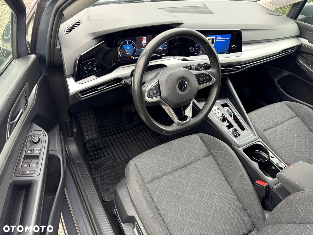 Volkswagen Golf - 33