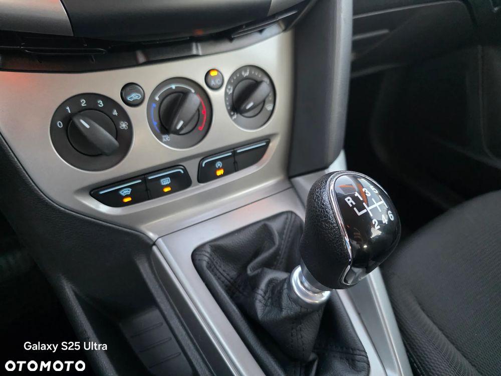 Ford Focus Turnier 1.6 TDCi ECOnetic 99g Start-Stopp-Sy SYNC Edition - 35