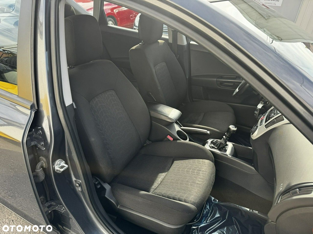 Kia Ceed - 12