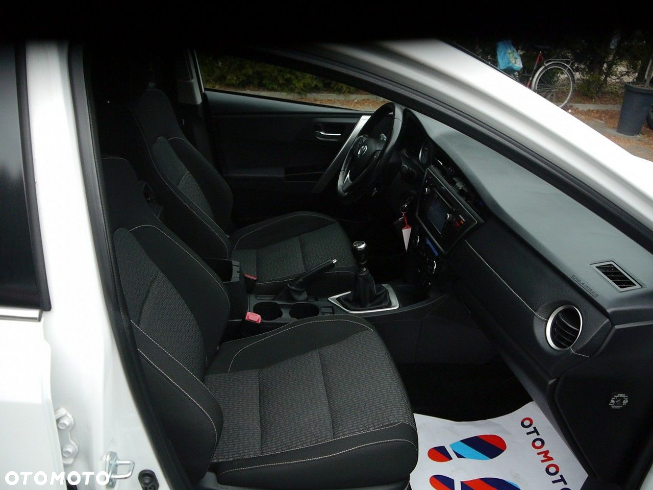 Toyota Auris 2.0 D-4D Touring Sports Comfort - 31
