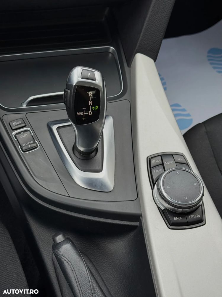 BMW Seria 3 318i Aut. Advantage - 21