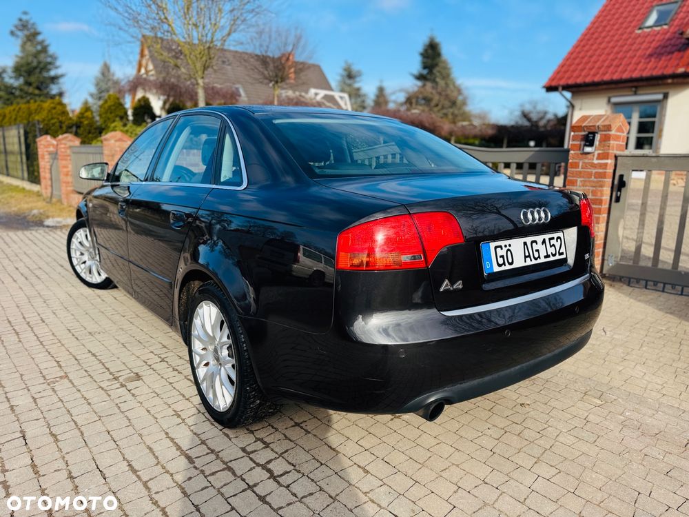 Audi A4 Limousine - 9