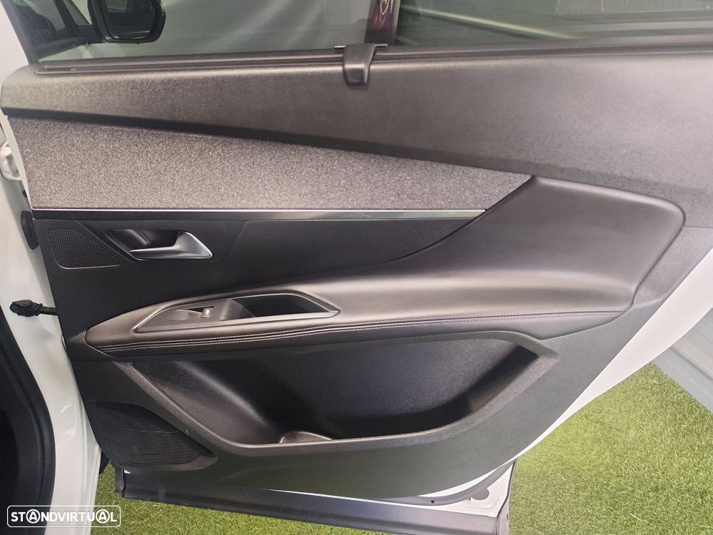 Peugeot 5008 1.2 PureTech Allure - 35