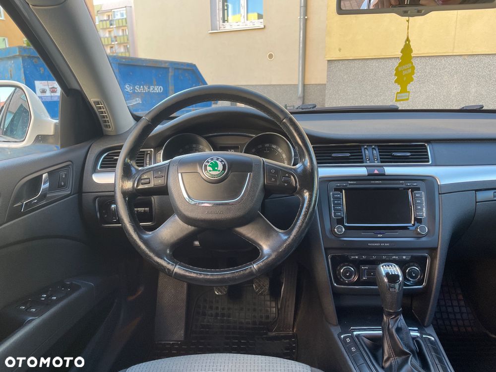 Skoda Superb 2.0 TDI Elegance - 11