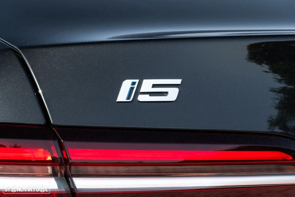BMW i5 eDrive40 Pack Desportivo M - 37