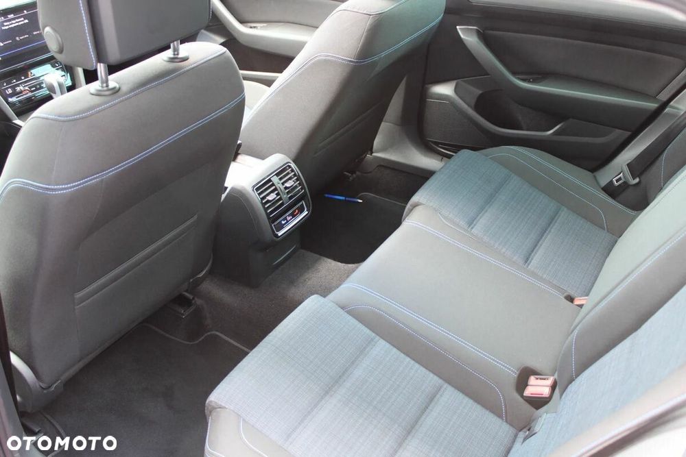 Volkswagen Passat Variant - 13