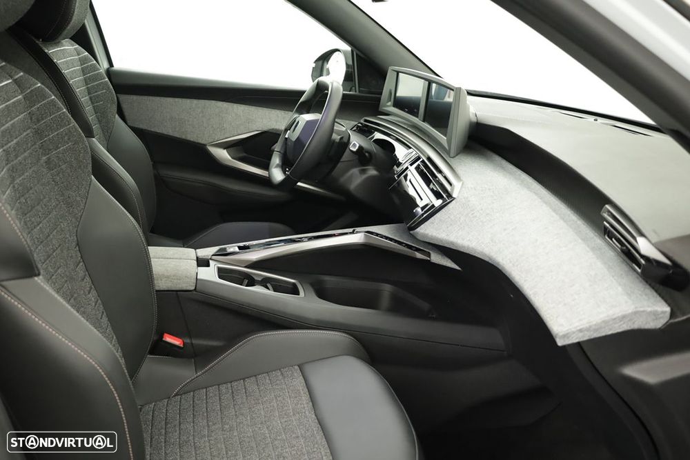 Peugeot 3008 1.2 Hybrid Allure e-DCS6 - 19