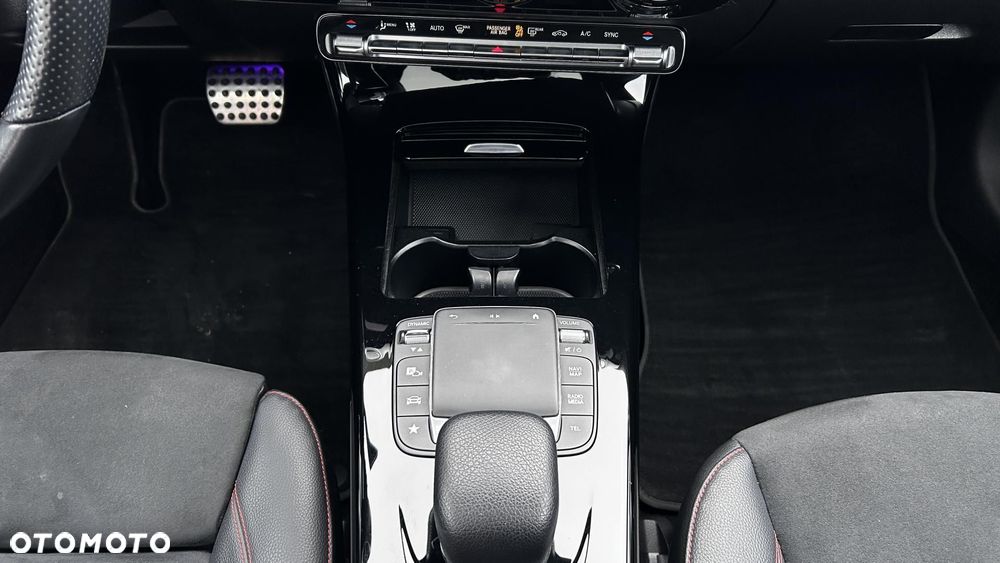 Mercedes-Benz CLA 200 AMG Line 7G-DCT - 19