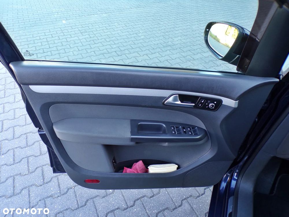 Volkswagen Touran 1.6 TDI DPF BlueMotion Technology MATCH - 17