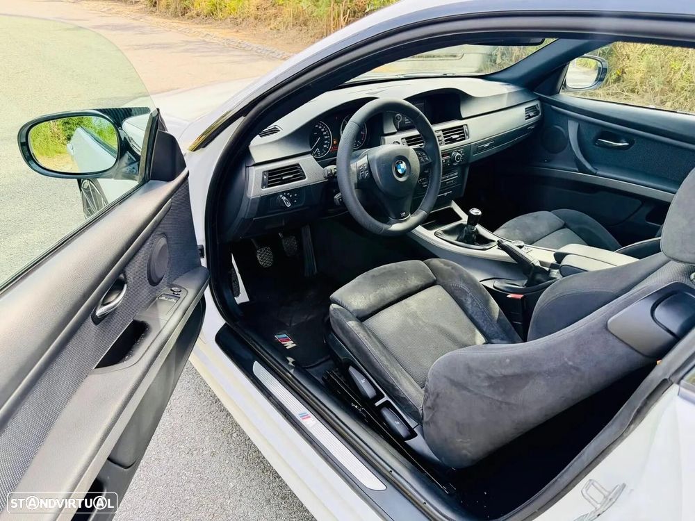 BMW 320 d Coupe Edição M - 12