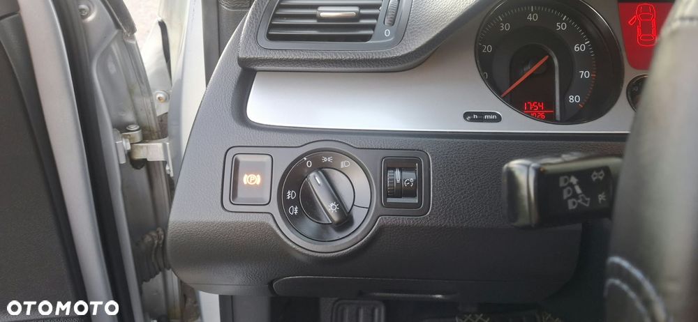 Volkswagen Passat - 9