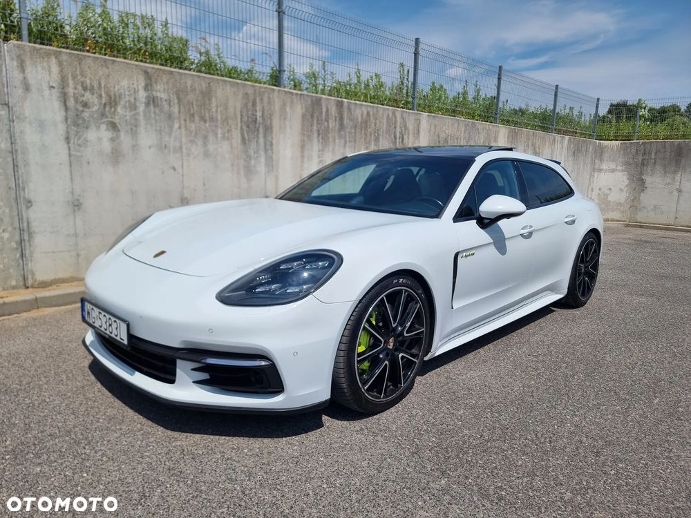 Porsche Panamera 4 e-Hybrid Sport Turismo - 14
