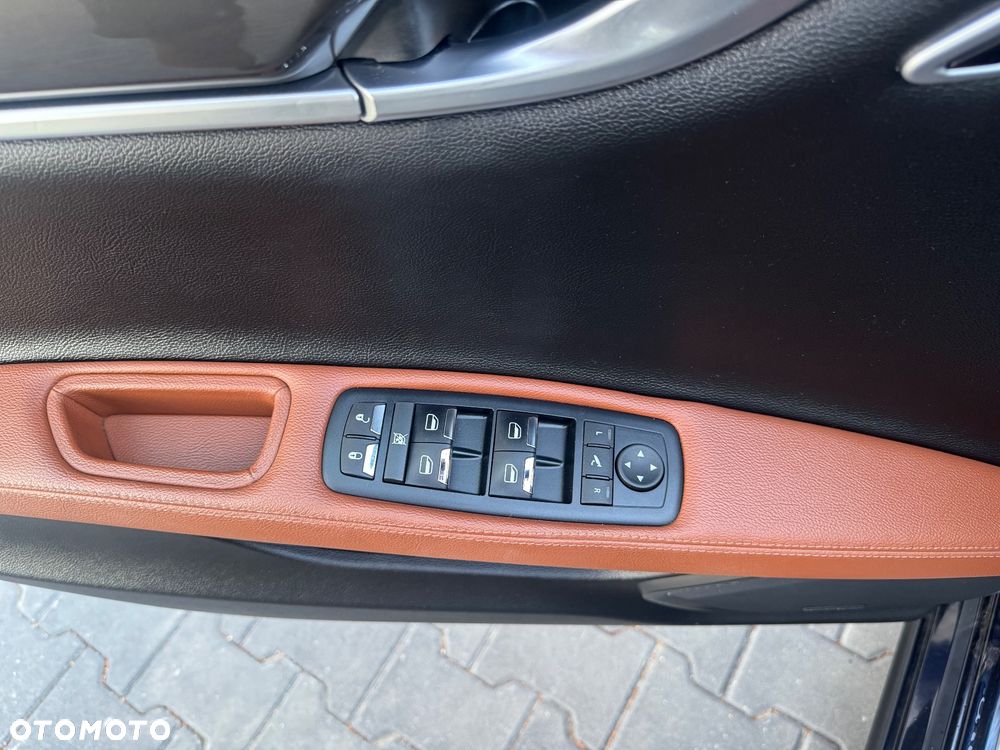 Maserati Ghibli GranLusso - 24