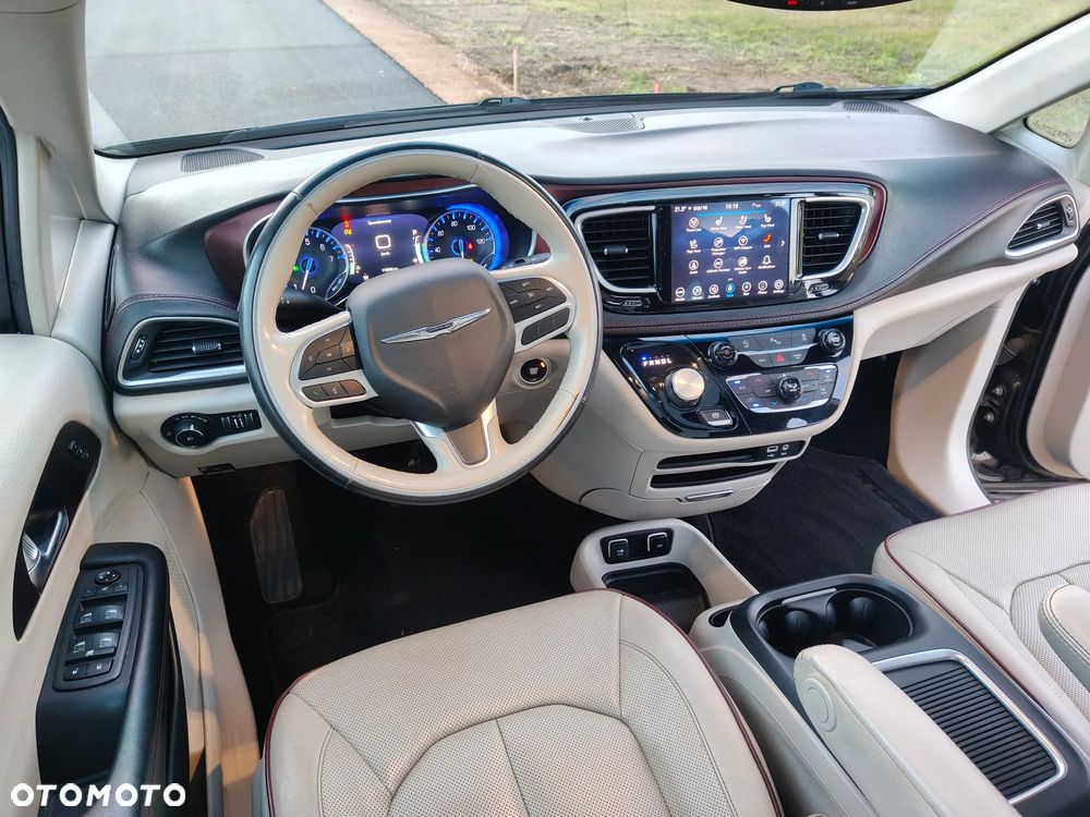 Chrysler Pacifica - 26