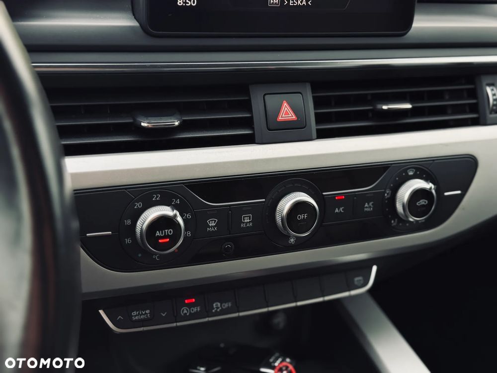 Audi A4 Avant 2.0 TDI S tronic - 32