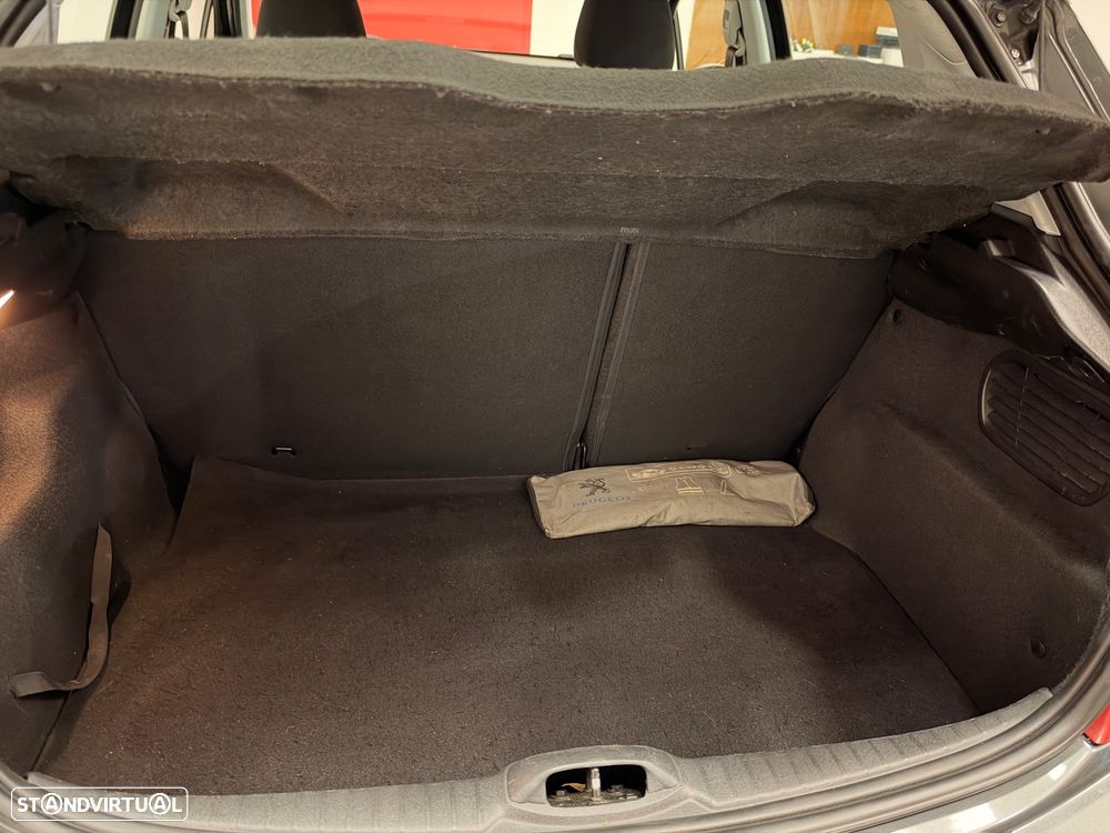 Peugeot 208 - 9