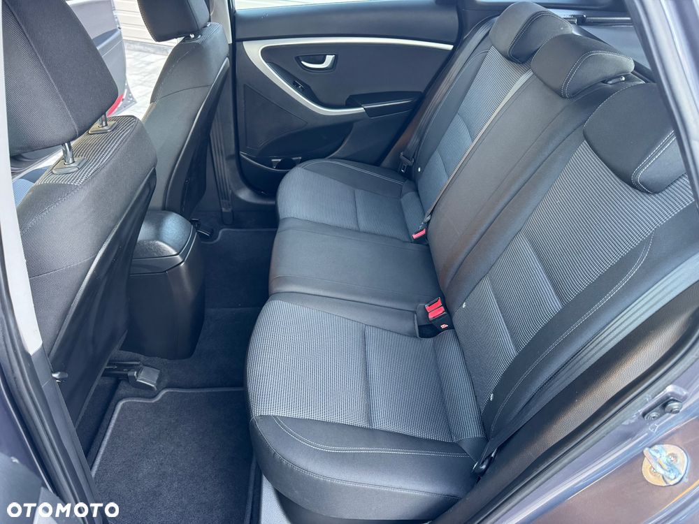 Hyundai i30 1.6 Comfort - 19