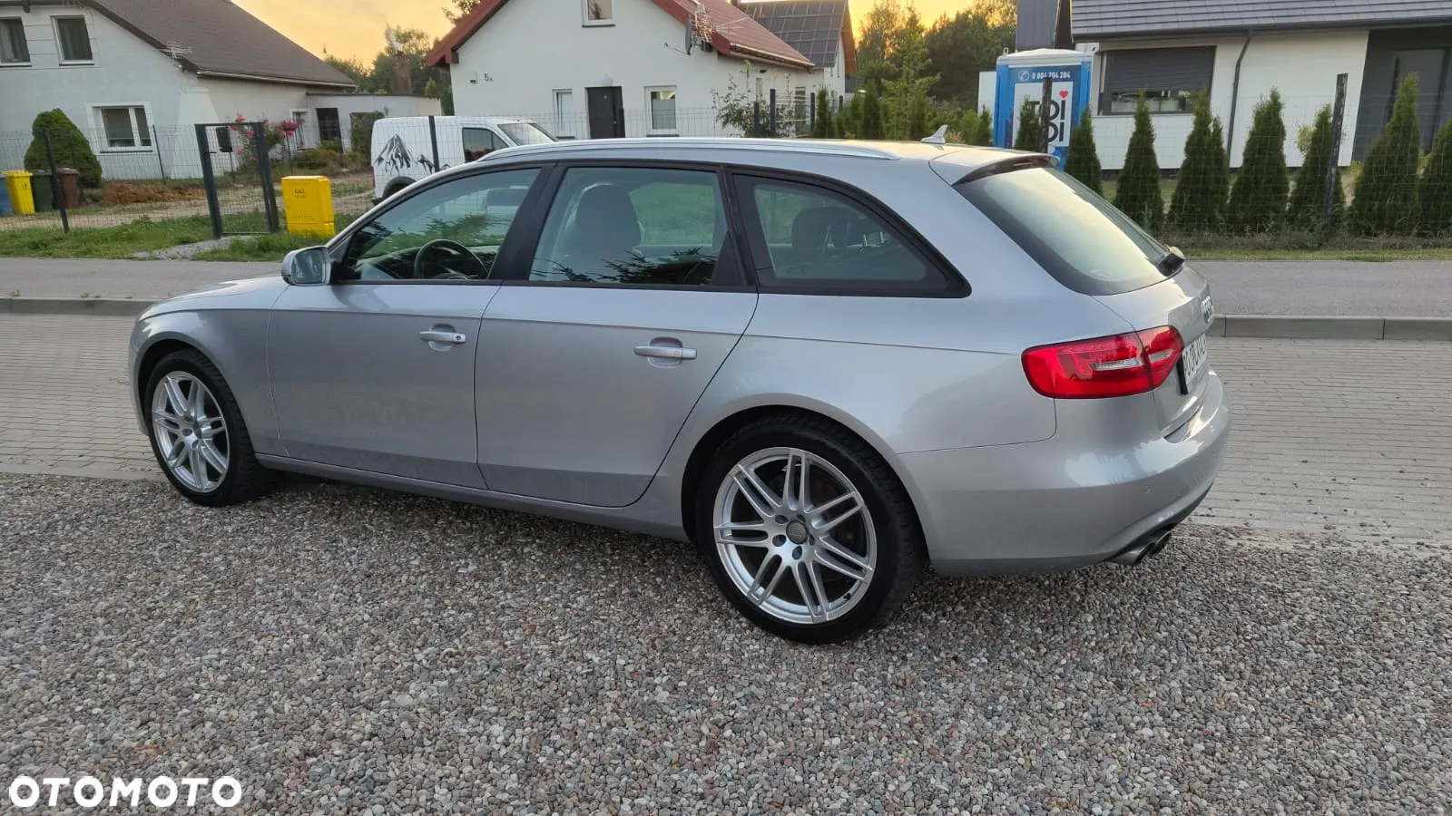 Audi A4 Avant 2.0 TDI DPF clean diesel multitronic Attraction - 13