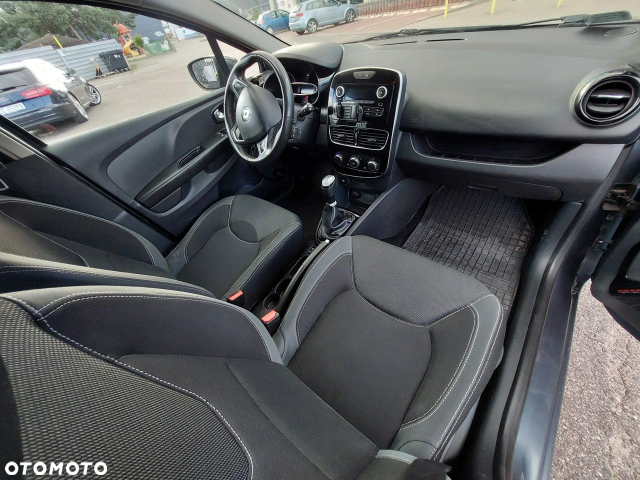 Renault Clio - 16