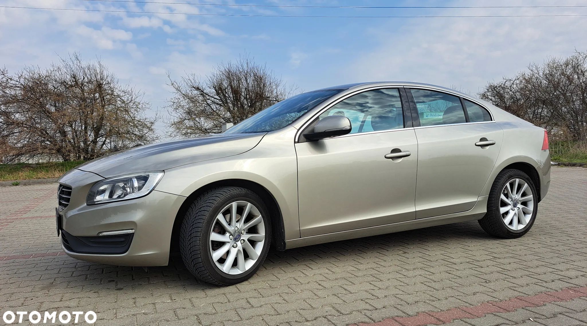 Volvo S60 D4 Drive-E Momentum - 1