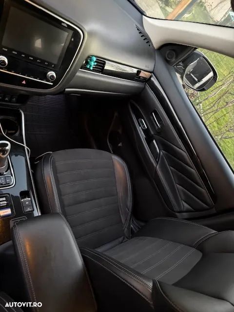 Mitsubishi Outlander 2.0L AS&G CVT Intense+ - 10